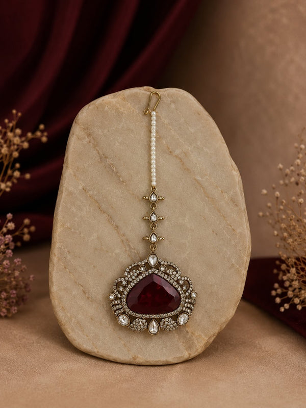 Ruby elegance with a royal touch